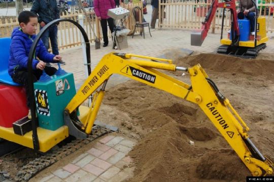 點擊查看詳細(xì)信息<br>標(biāo)題：WCS-360型兒童挖掘機(jī) 閱讀次數(shù)：2316